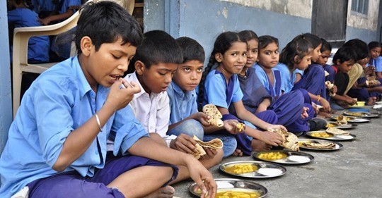 सामुदायिक विद्यालयमा दिवा खाजा