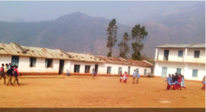 महिनावारी हुदा छात्रा पढ्न गएको भन्दै बिद्यालयमा क्षेमापुजा गरीदै !
