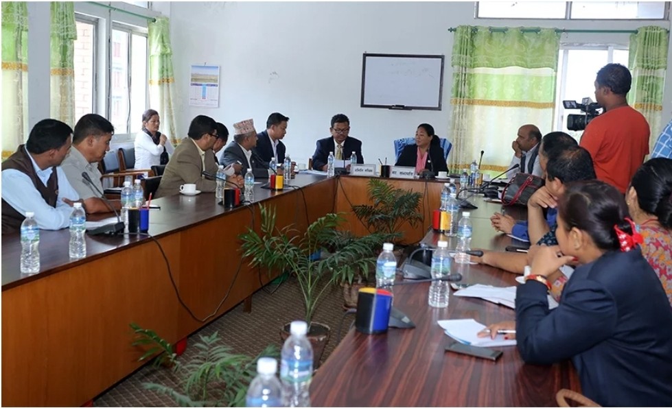 संसदको शिक्षा तथा स्वास्थ्य समितिद्वारा सामुदायिक बिद्यालय अध्यायन गरेका विद्यार्थीलाई छात्रवृत्ति दिन निर्देशन ।