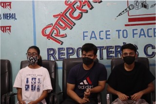 वैकल्पिक माध्यमबाट परीक्षा लिनुपर्ने ए–लेभलका विद्यार्थीहरुको माग ।