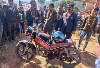 अर्घाखाँचीका विद्यार्थीले बनाए ब्याक गियर इलेक्ट्रोनिक बाइक।