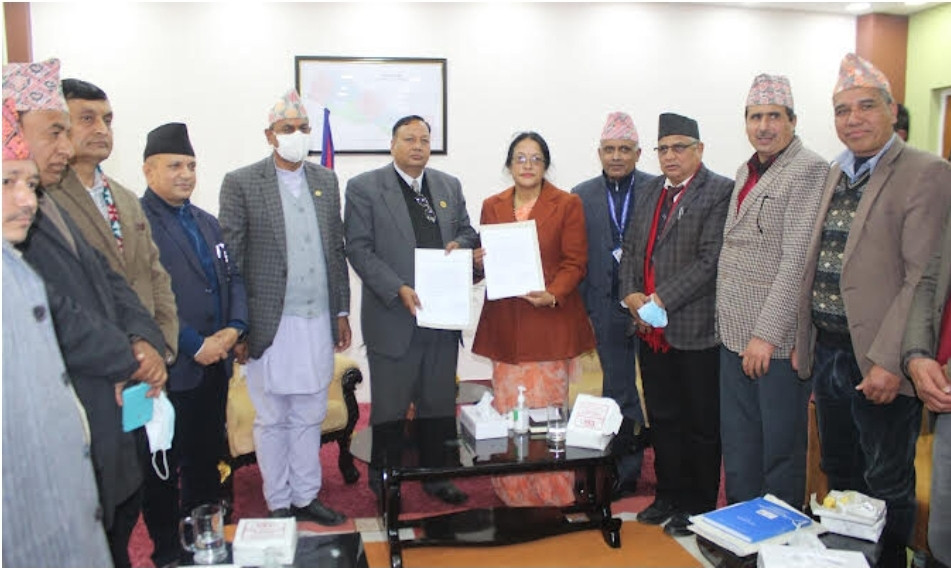 शिक्षकलाई निजामती कर्मचारी सरह सेवा सुबिधा दिने सहमति (सहमति पत्र सहित)