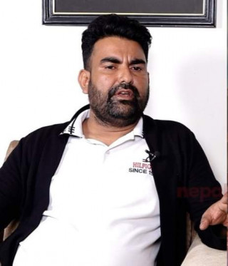 निजि कलेजको शुल्कको बिरोध गरेको भन्दै शिक्षकलाइ निस्कासन ।