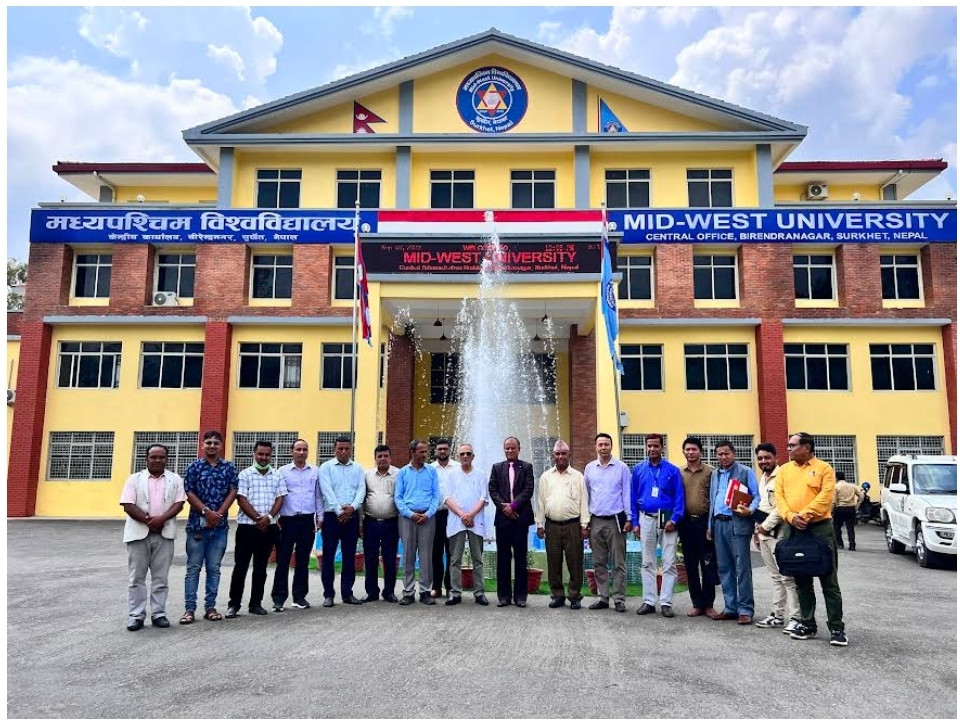 मध्यपश्चिम विश्वविद्यालयमा डा.बाबुराम भट्टराई, भिजिटिङ प्रोफेसरको रुपमा पढाउन इच्छुक।