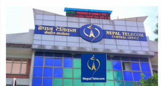 एसइई विद्यार्थीलाई निःशुल्क सिम उपलब्ध गर्दै टेलिकम।
