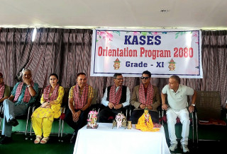 कुलेश्वर आवास मा.वी.ले गर्यो कक्षा ११ का विद्यार्थीलाई अभिमुखिकरण