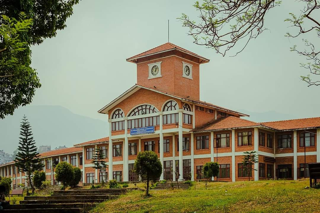 जुनसुकै विषयमा स्नातक तह उत्तीर्ण गरेका विद्यार्थीले स्नातकोत्तर तहमा नेपाली विषय पढ्न पाउने ।