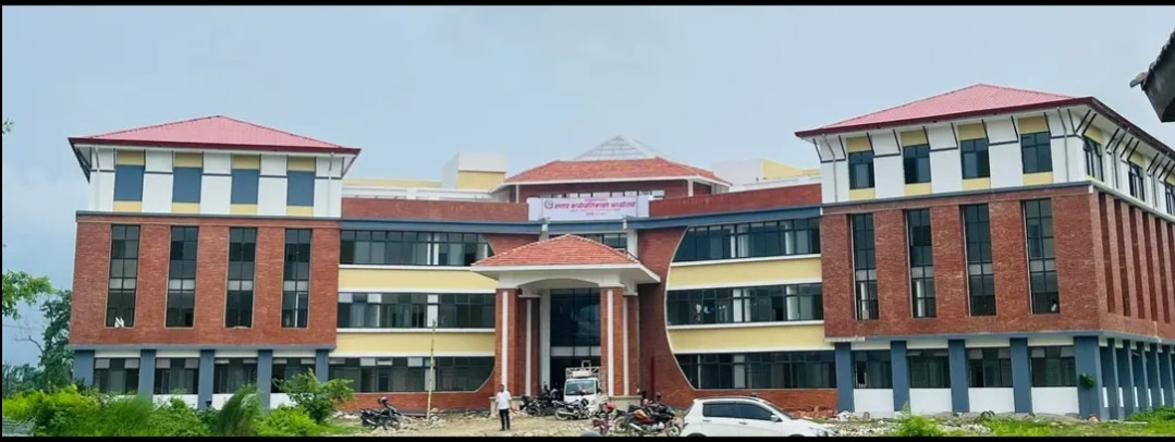 पालिकाको सेवा सुबिधा लिने सबैले छोराछोरीलाई सामुदायिक विद्यालयमा पढाउनुपर्ने