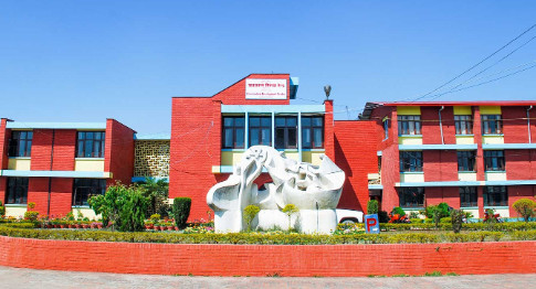 पाठ्यक्रम बिकास केन्द्रद्वारा रातो बंगाला र काठमाडौँ वल्ड  स्कुललाई स्पस्टिकरण माग।