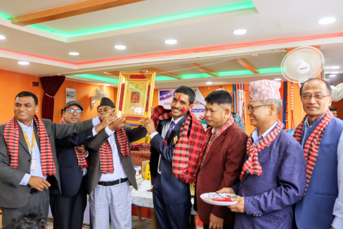 एभरेस्ट इनोभेटिभ स्कुलले गर्यो एसईई उत्तीर्ण विद्यार्थी सम्मान