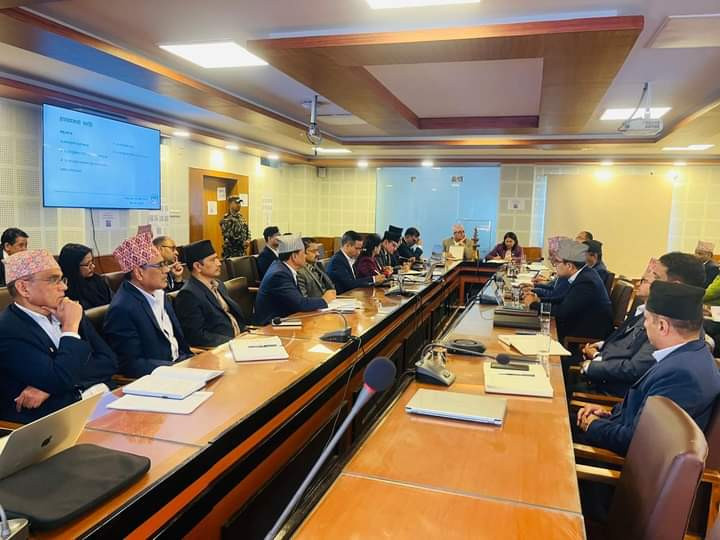 कार्यसम्पादनमा नागरिकप्रतिको उत्तरदायित्व महसुस गर्न मन्त्री भट्टराईको निर्देशन