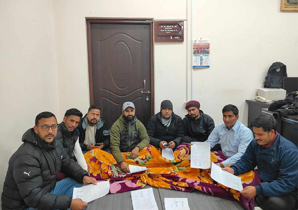 विभिन्न दस बुँदे माग राख्दै त्रिवि रेक्टर कार्यलयमा ५ विद्यार्थी संगठनको धर्ना।