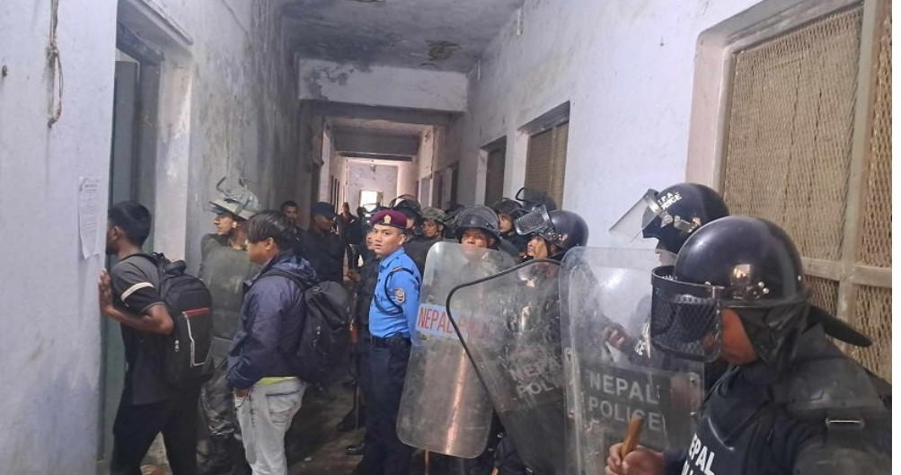 नेविसंघ विवाद: महेन्द्र मोरङ क्याम्पसको स्ववियु निर्वाचन समितिको कार्यालयमा आगजनी
