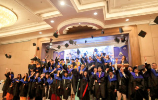 काठमाडौ बर्नहार्ट कलेजका १३३ जना विद्यार्थी दीक्षित ।