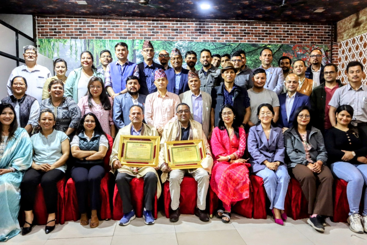 अथर्व बिजनेस कलेजले गर्यो दुईजना प्राध्यापक अभिनन्दन।