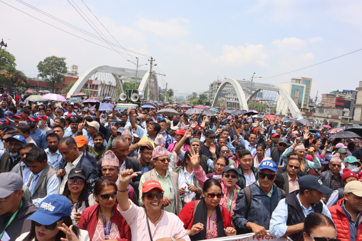 शिक्षक महासंघको आन्दोलन :  आज नेपाली काँग्रेस केन्द्रीय कार्यालयमा धर्ना