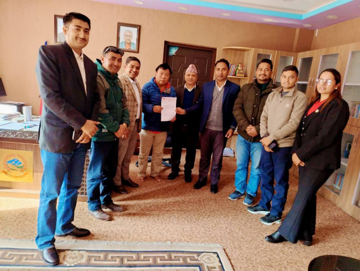 अखिल (समाजवादी)ले बुझायो, शिक्षामन्त्री पुनलाई २८ बुँदे ज्ञापनपत्र