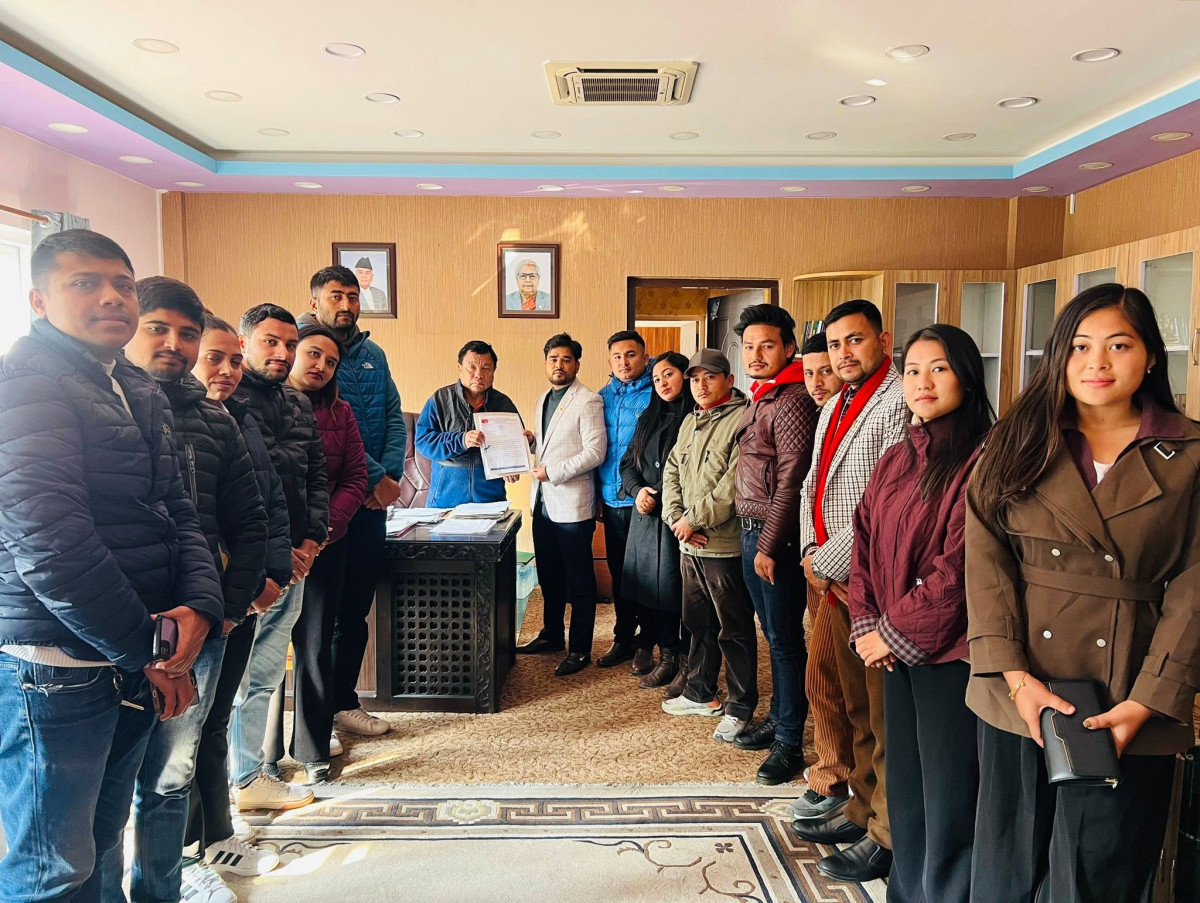 विदेशी सम्बन्धन कलेजमाथि कारबाहीको माग गर्दै शिक्षामन्त्रीसमक्ष अनेरास्ववियुद्वारा १५ बुँदे ज्ञापनपत्र पेश