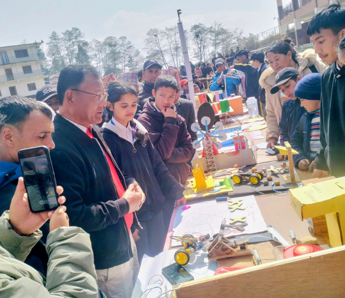 गाउँपालिका स्तरीय माध्यमिक तह विज्ञान–गणित प्रदर्शनी सम्पन्न