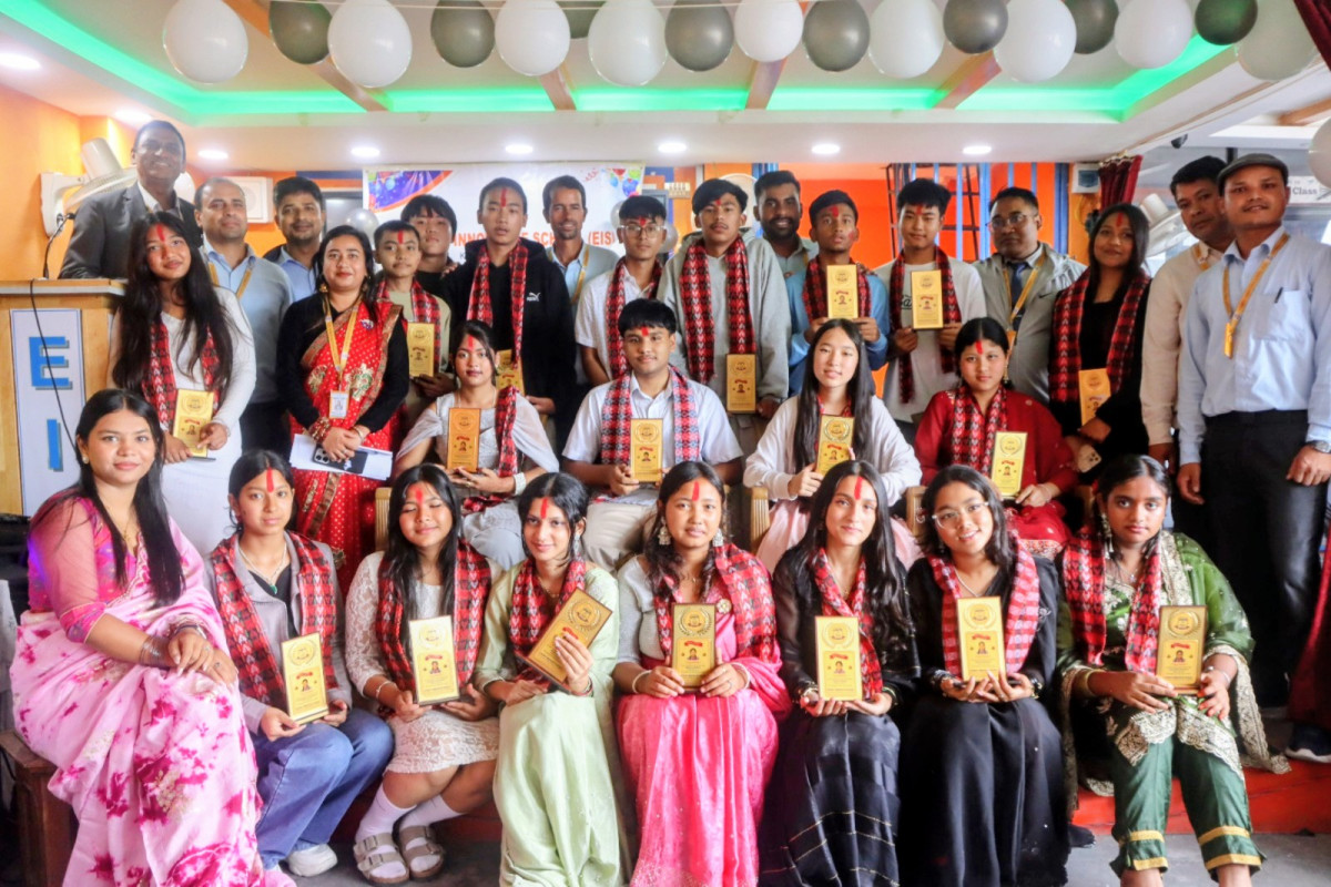एभरेस्ट इनोभेटिभ स्कुलद्वारा एसईई उत्तीर्ण विद्यार्थी सम्मान