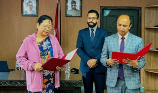 यूजीसी अध्यक्ष केसी र सचिव श्रेष्ठले लिए शपथ, विश्वविद्यालय सुधारलाई प्राथमिकता