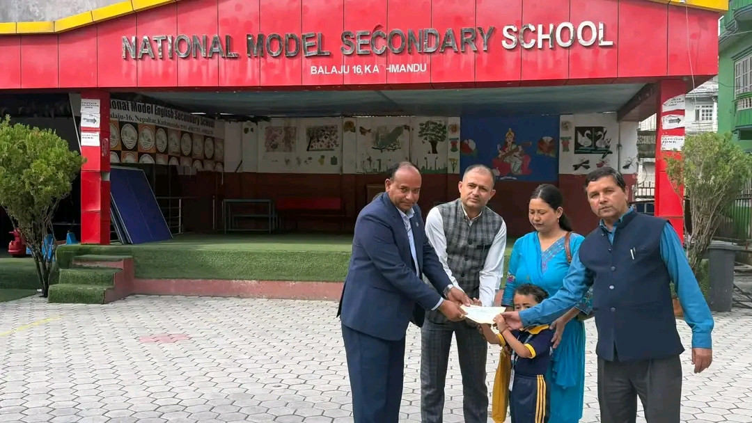 नेशनल मोडल स्कुलद्वारा रसुवा–भोटेकोशी बाढीपीडितलाई २ लाख ३६ हजार राहत
